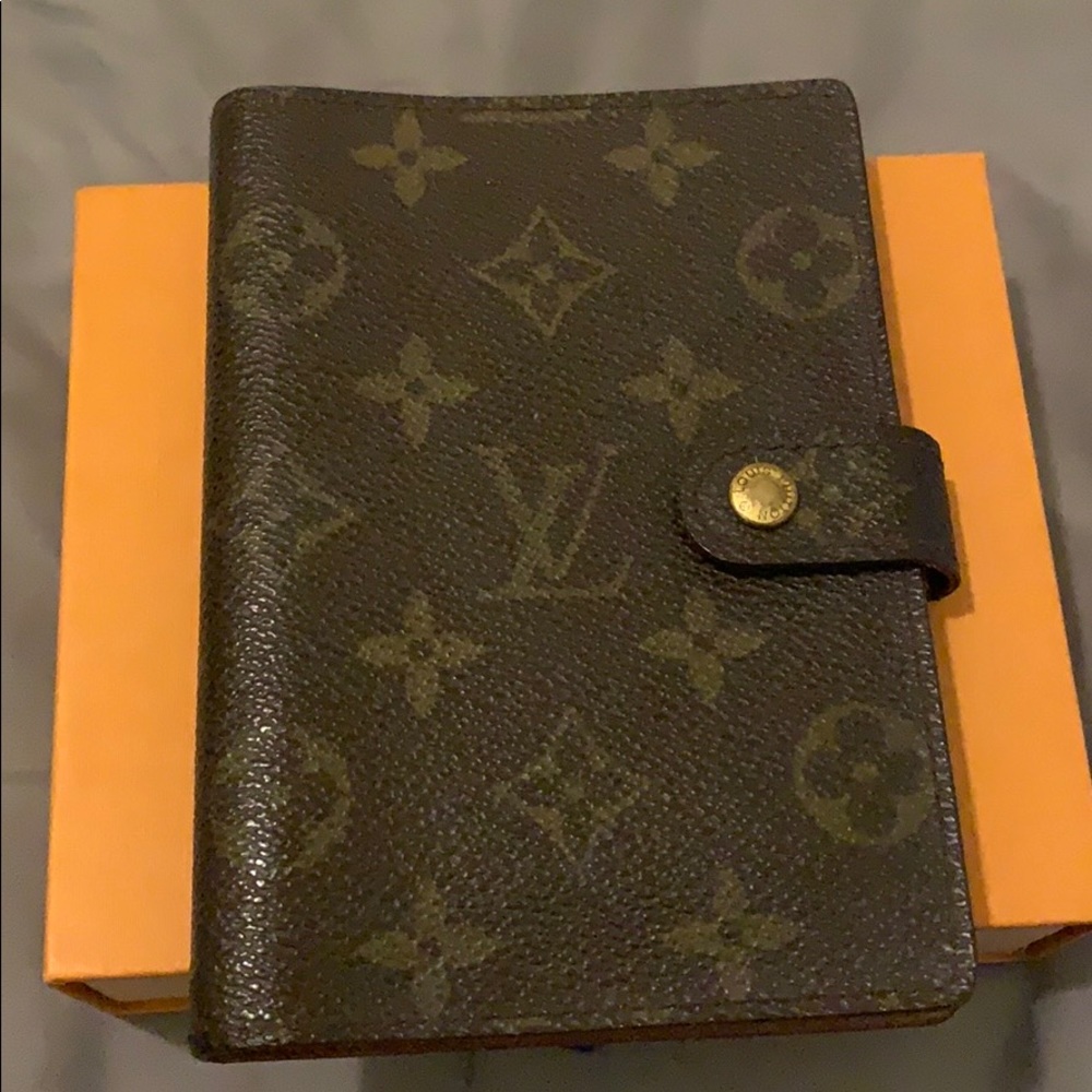 Louis Vuitton small ring agenda